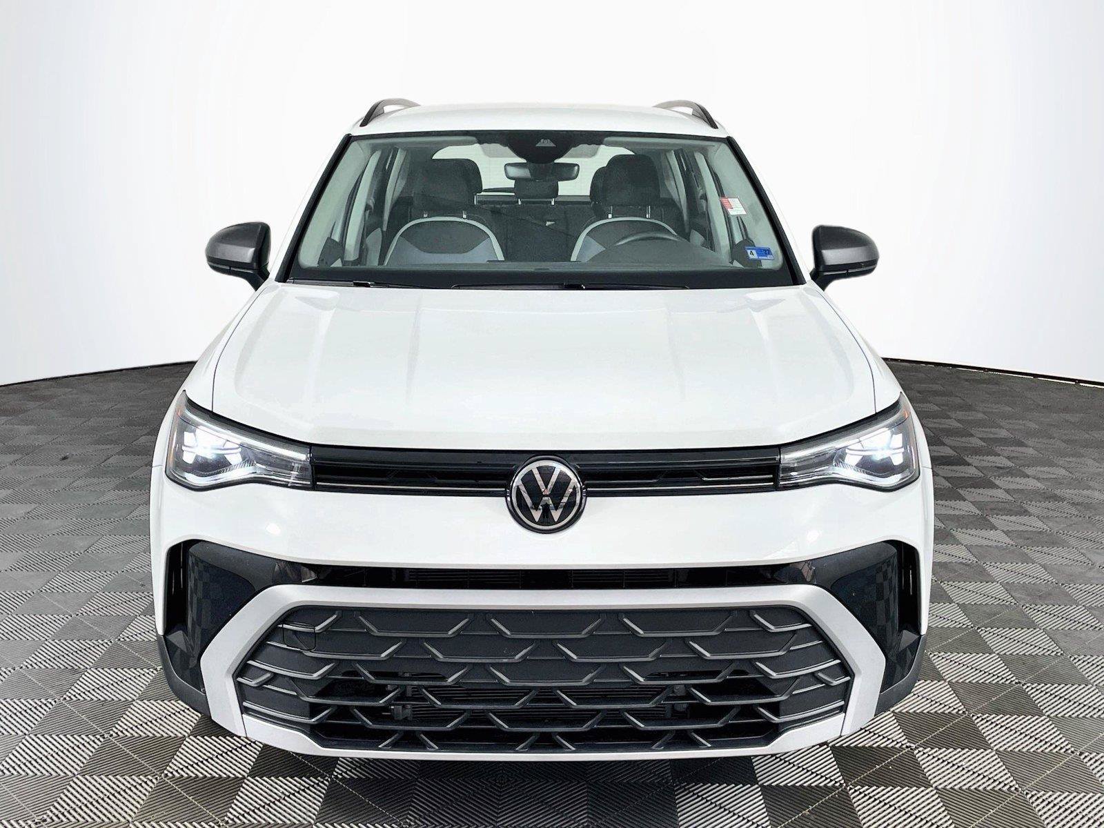 Used 2026 Volkswagen Taos S FWD image 2