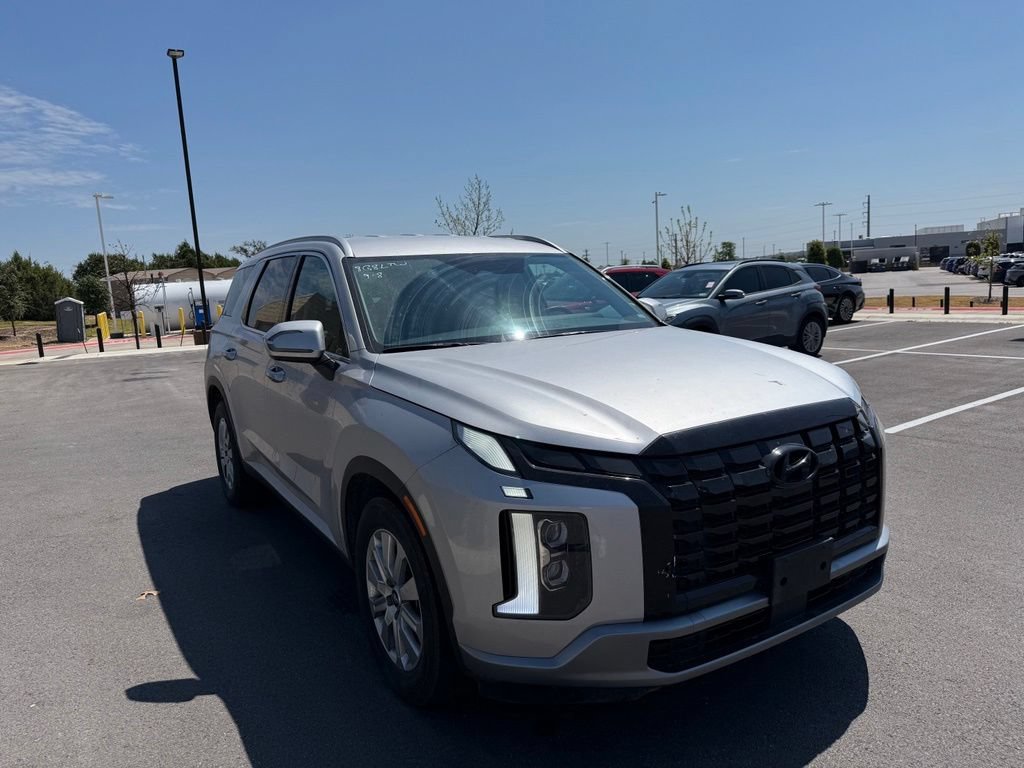Used 2025 Hyundai Palisade SEL FWD image 2