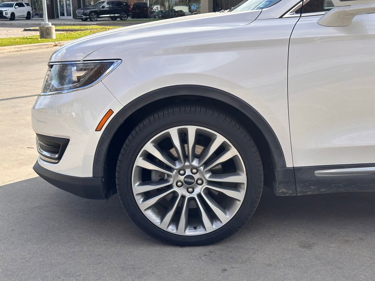 Used 2016 Lincoln MKX Reserve w/ Climate Package image 8