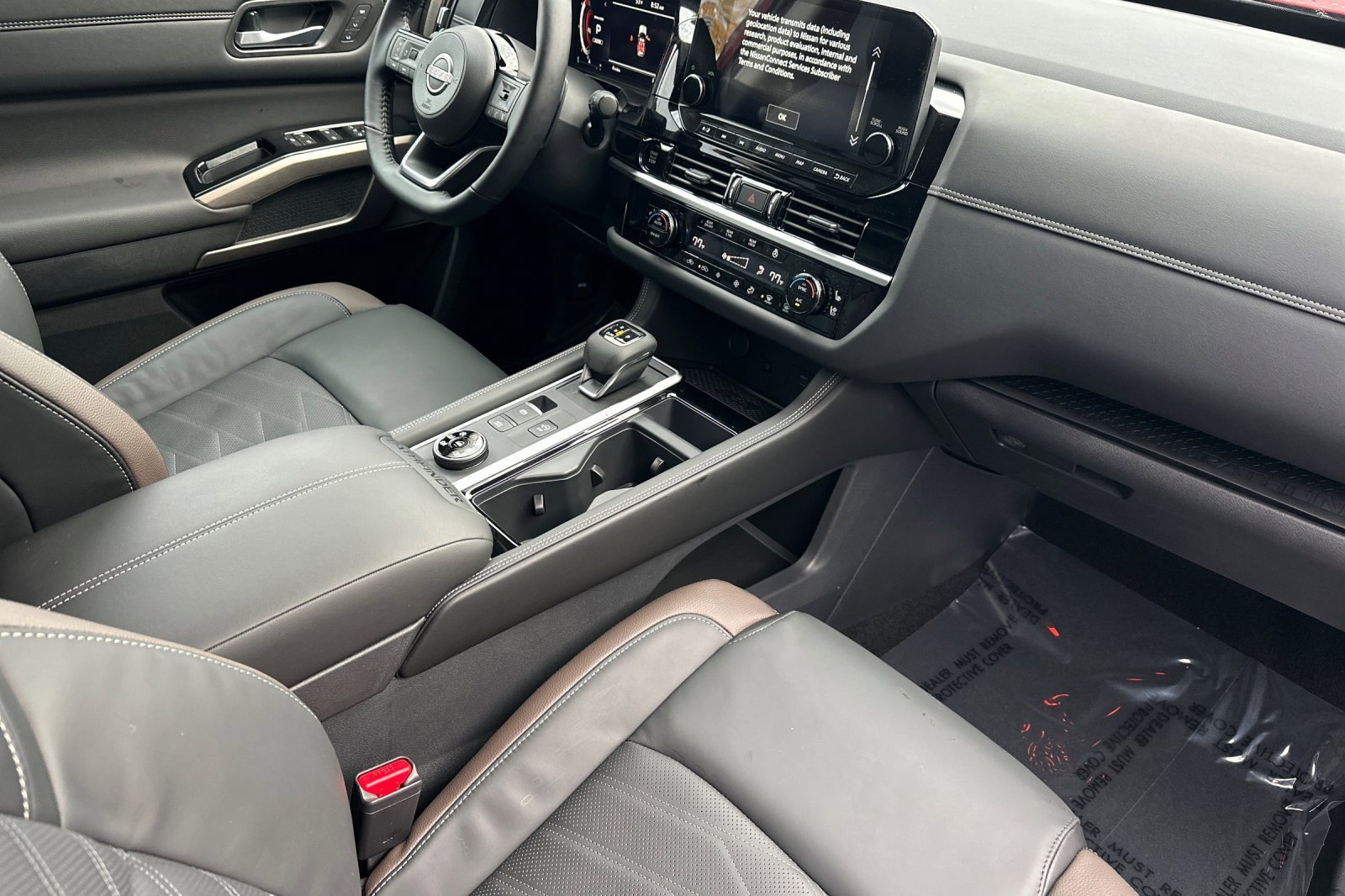 New 2025 Nissan Pathfinder Platinum w/ Black Appearance Package image 20