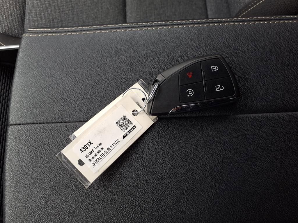 Certified 2025 GMC Terrain Elevation image 11