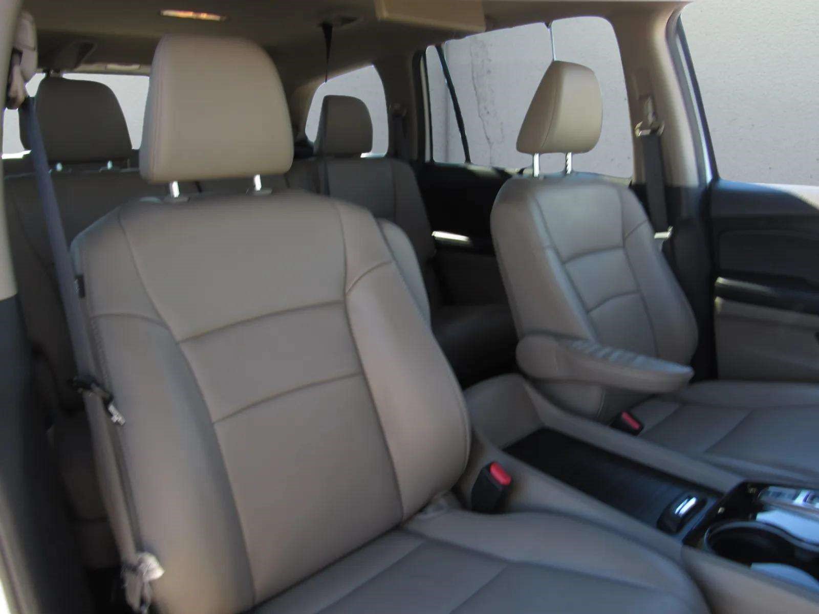 Used 2021 Honda Pilot Touring image 11