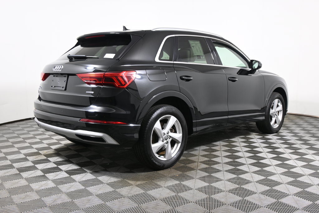 Used 2019 Audi Q3 2.0T Premium Plus w/ Premium Plus Package AWD/4WD image 7
