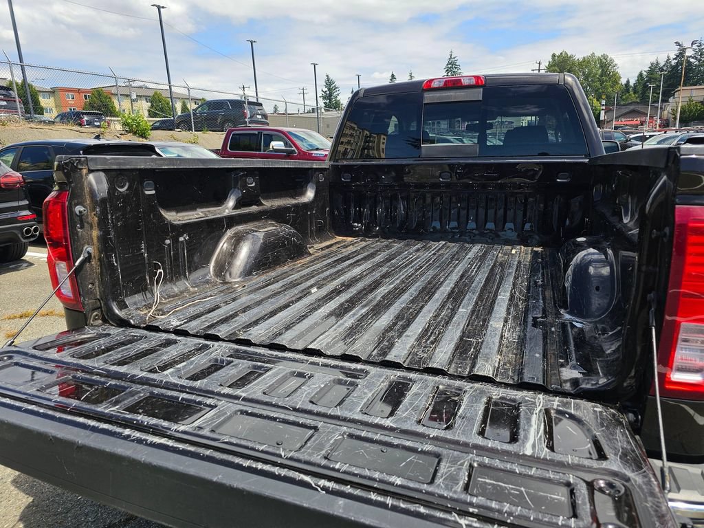 Used 2018 Chevrolet Silverado 1500 LTZ w/ LTZ Plus Package AWD/4WD image 15