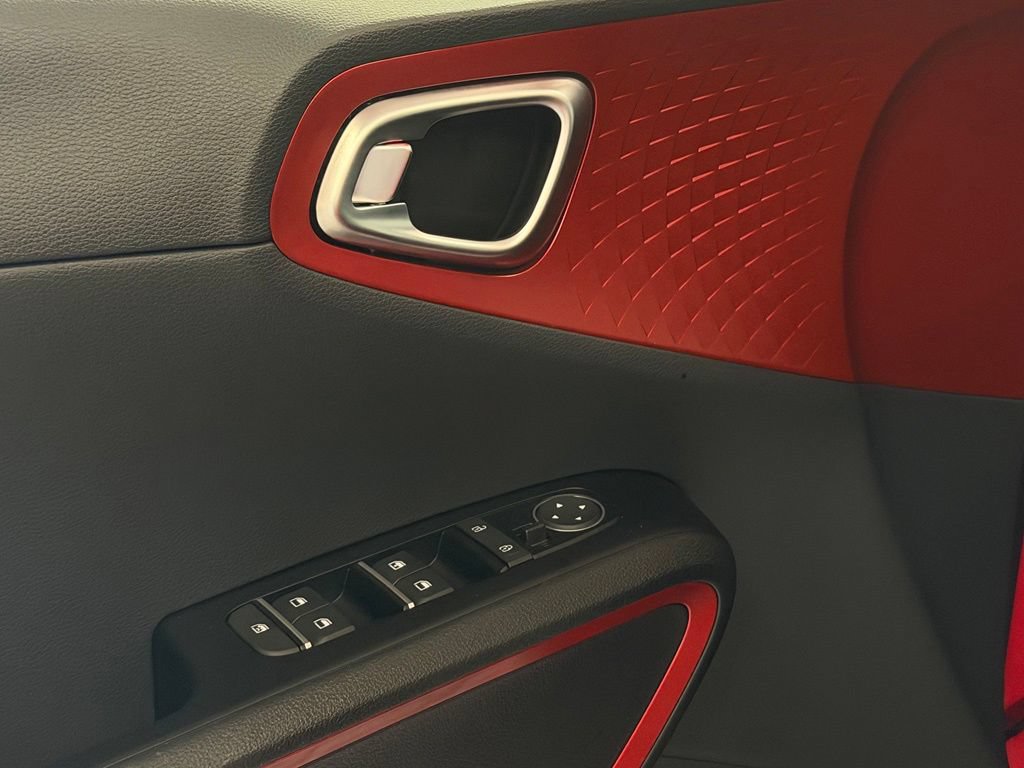 Used 2025 Kia Soul GT-Line FWD image 13