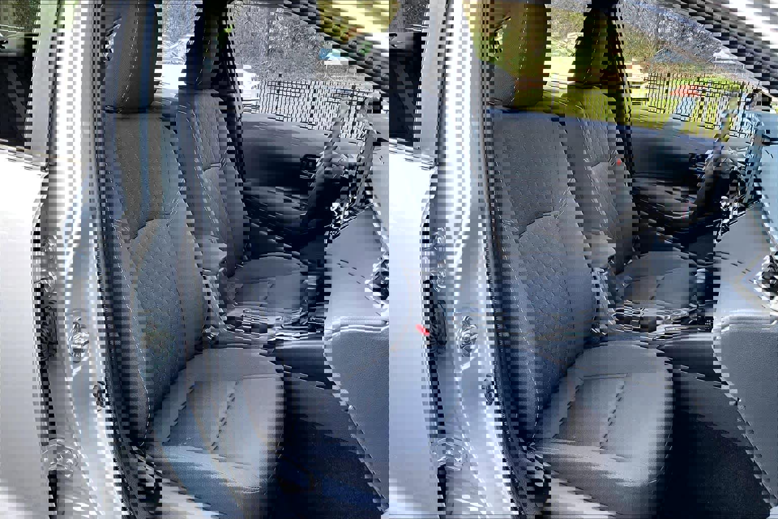 Used 2023 Toyota Corolla LE image 9