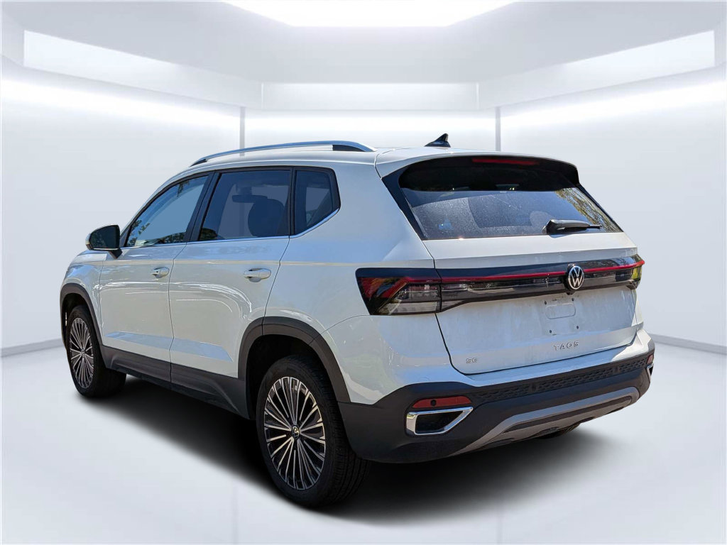 Used 2025 Volkswagen Taos SE FWD image 5
