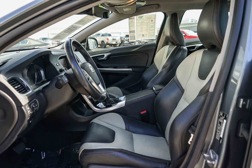 Used 2016 Volvo S60 T5 Cross Country Platinum AWD/4WD image 18