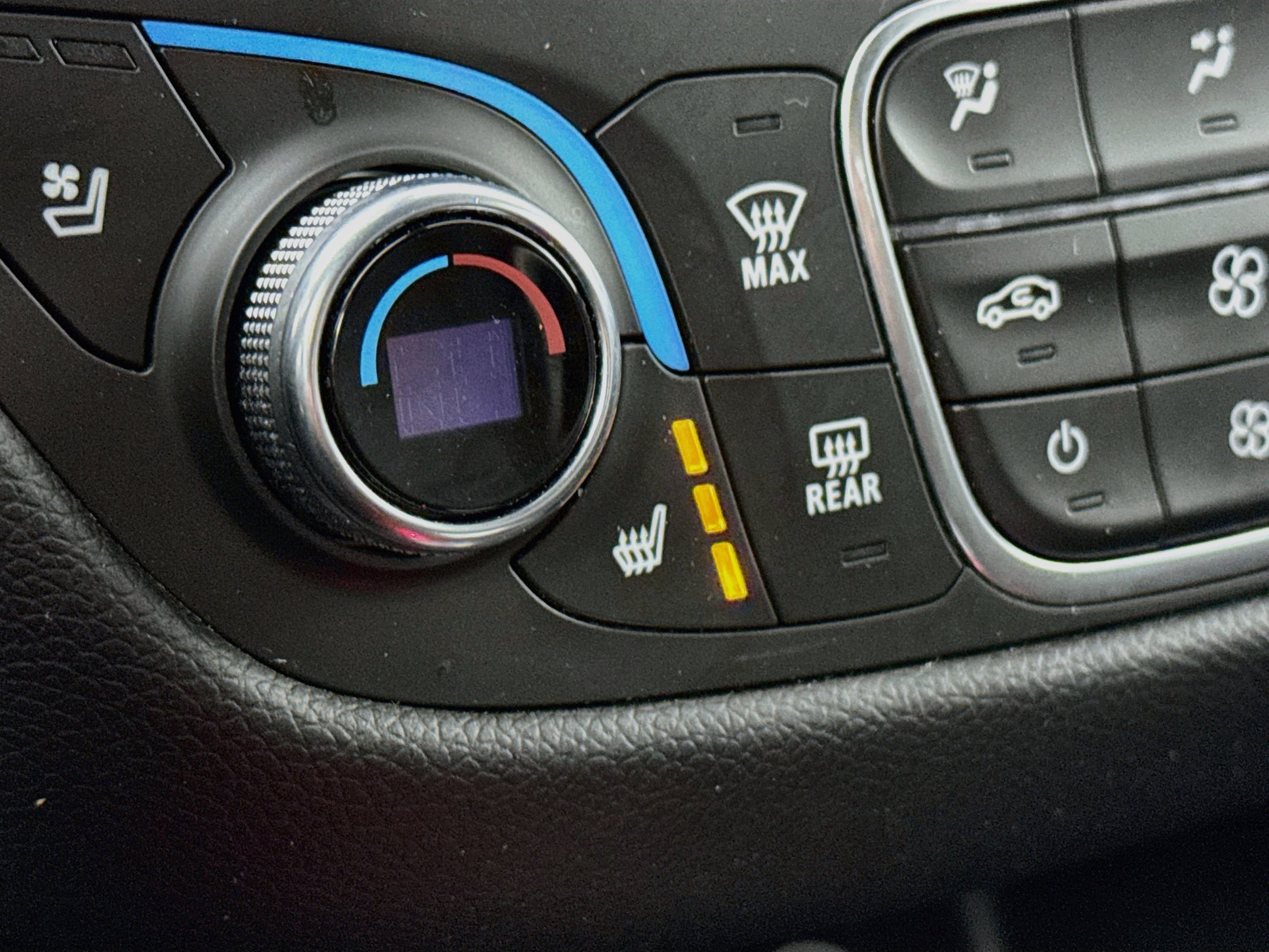 Used 2020 Chevrolet Equinox Premier FWD image 19