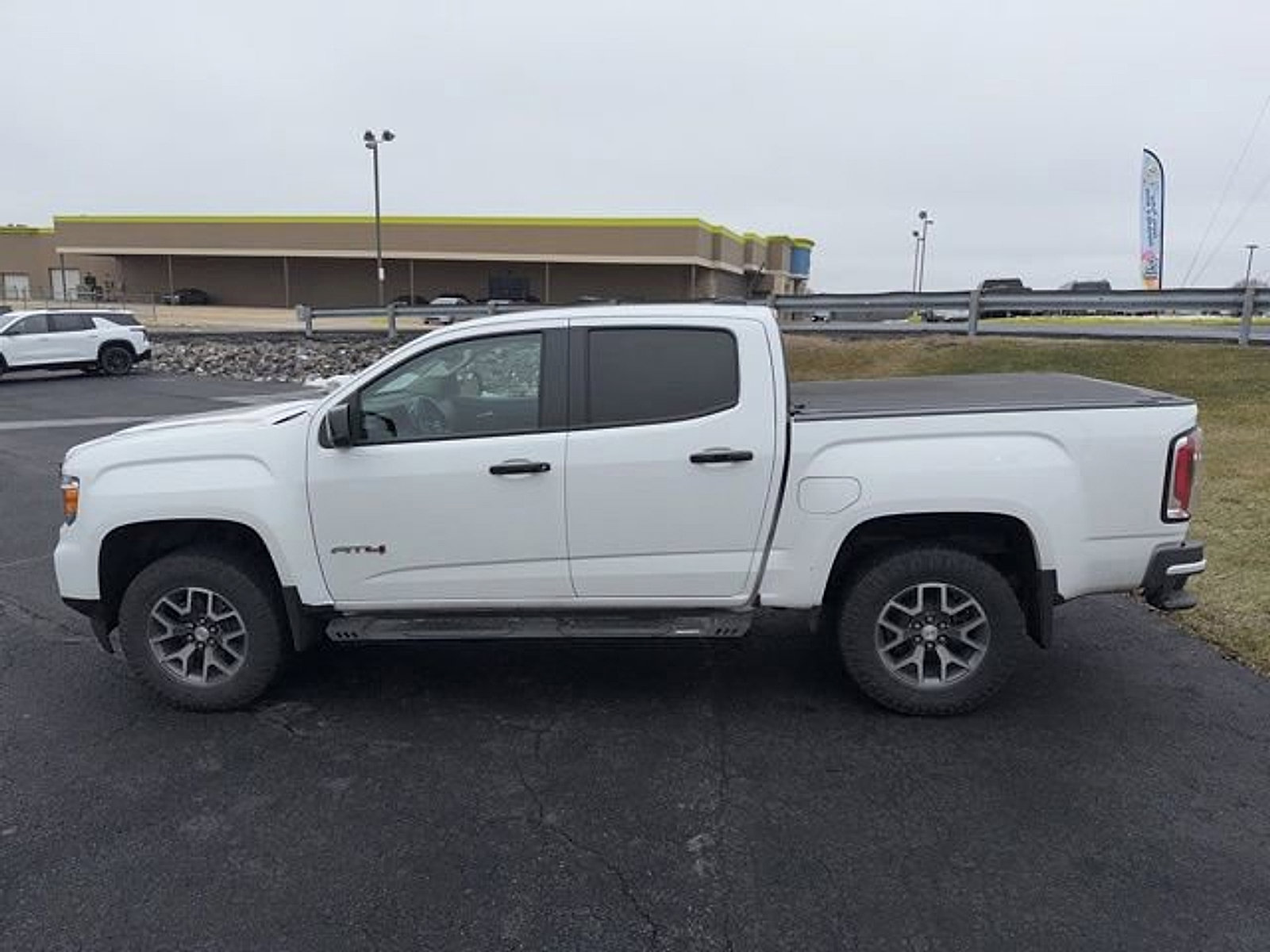 Certified 2022 GMC Canyon AT4 image 6