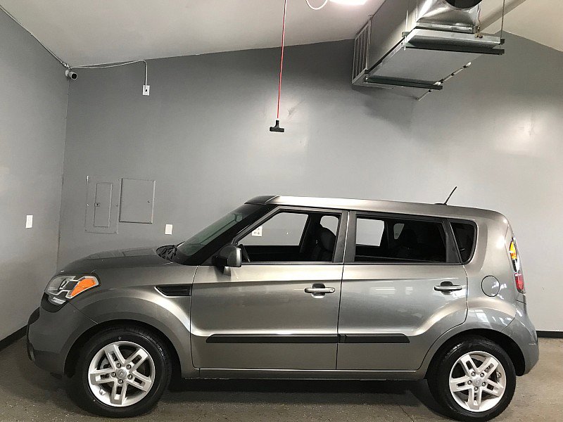 Used 2011 Kia Soul + FWD image 6