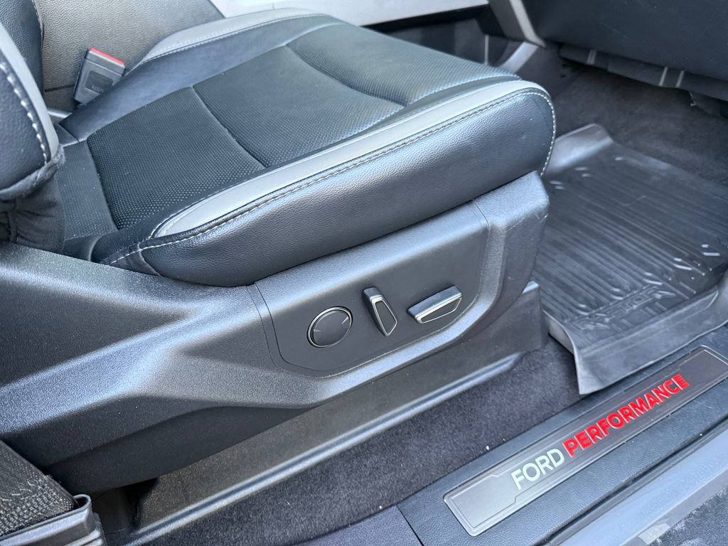 Used 2018 Ford F150 Raptor w/ Equipment Group 802A Luxury image 20