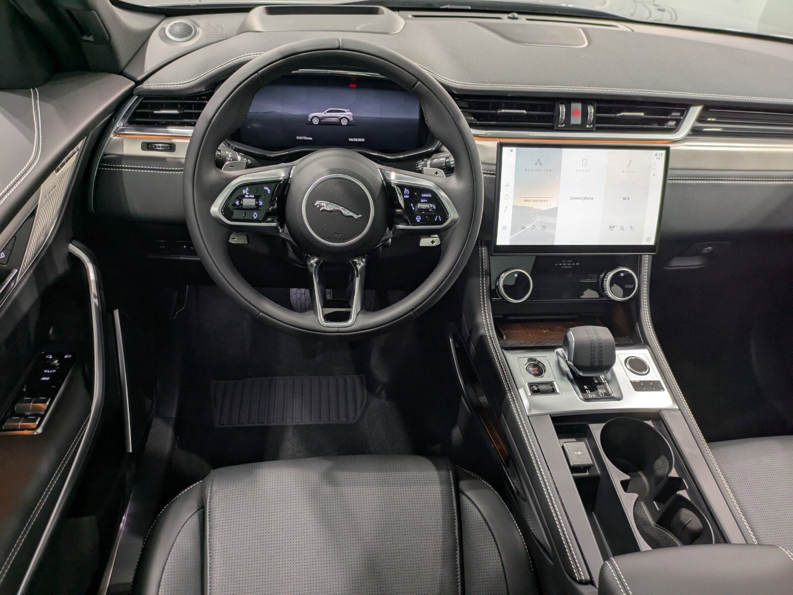 New 2026 Jaguar F-PACE R-Dynamic S image 10