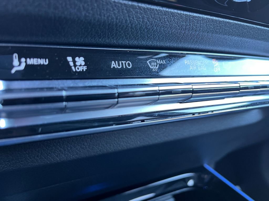 Certified 2025 Mercedes-Benz GLA 250 4MATIC image 24