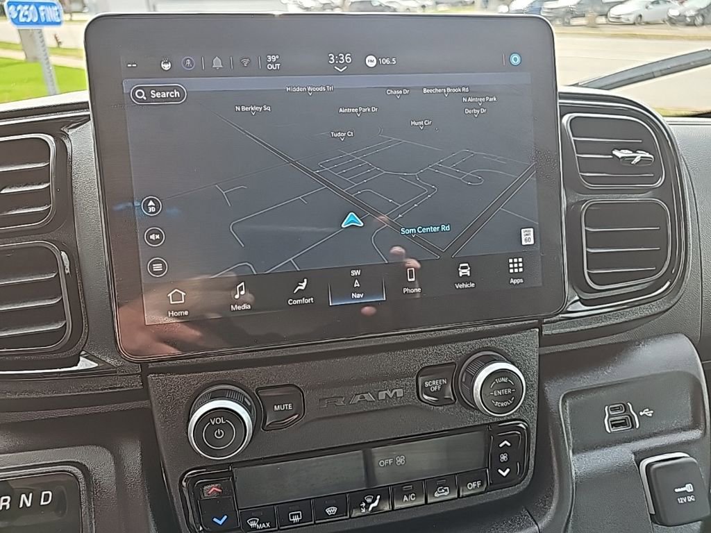 Used 2024 RAM ProMaster 3500 w/ Delivery Van Package image 24