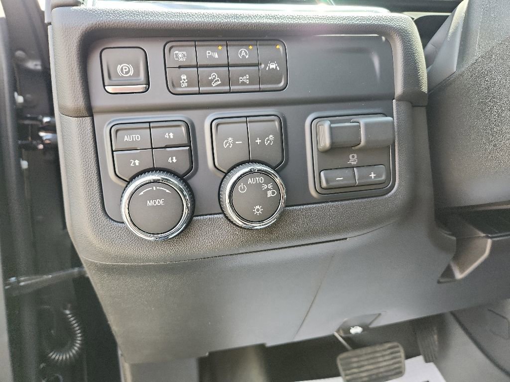 New 2026 Chevrolet Suburban LS w/ LS Custom Edition AWD/4WD image 16