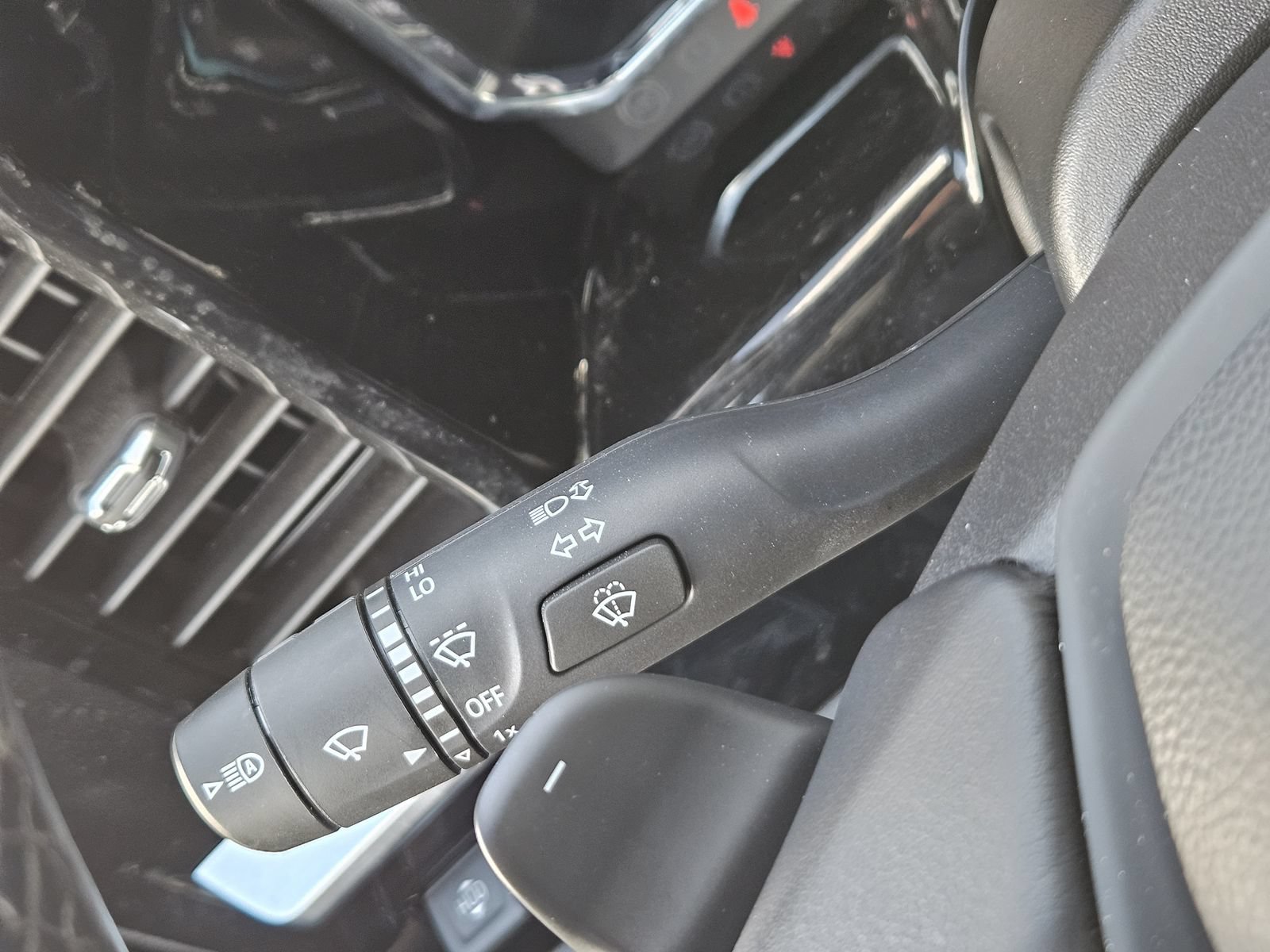 Certified 2025 Chevrolet Silverado 1500 High Country w/ High Country Premium Package AWD/4WD image 27
