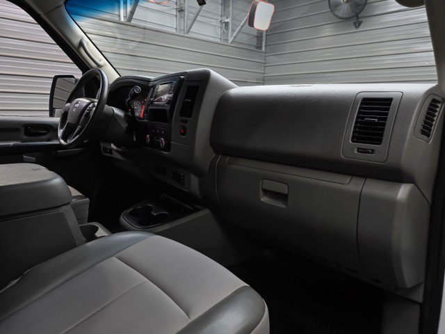 Used 2018 Nissan NV 2500 SV RWD image 16