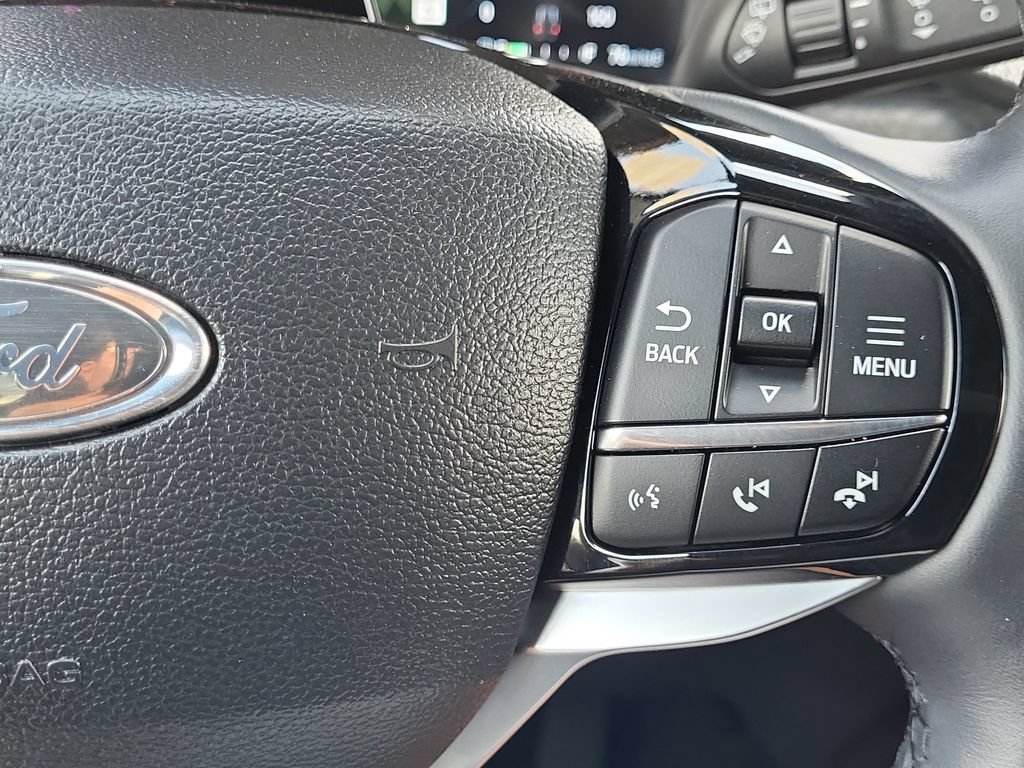 Used 2025 Ford Explorer Platinum w/ LUX Leather Package AWD/4WD image 26