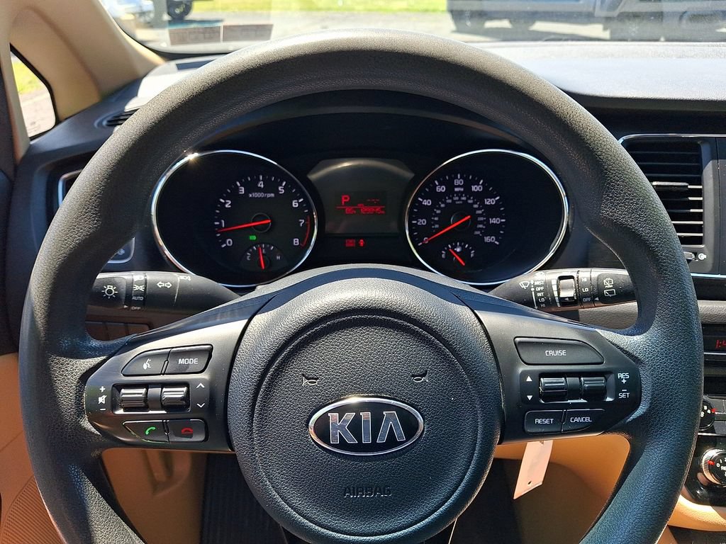 Used 2016 Kia Sedona LX w/ LX Convenience Package FWD image 20