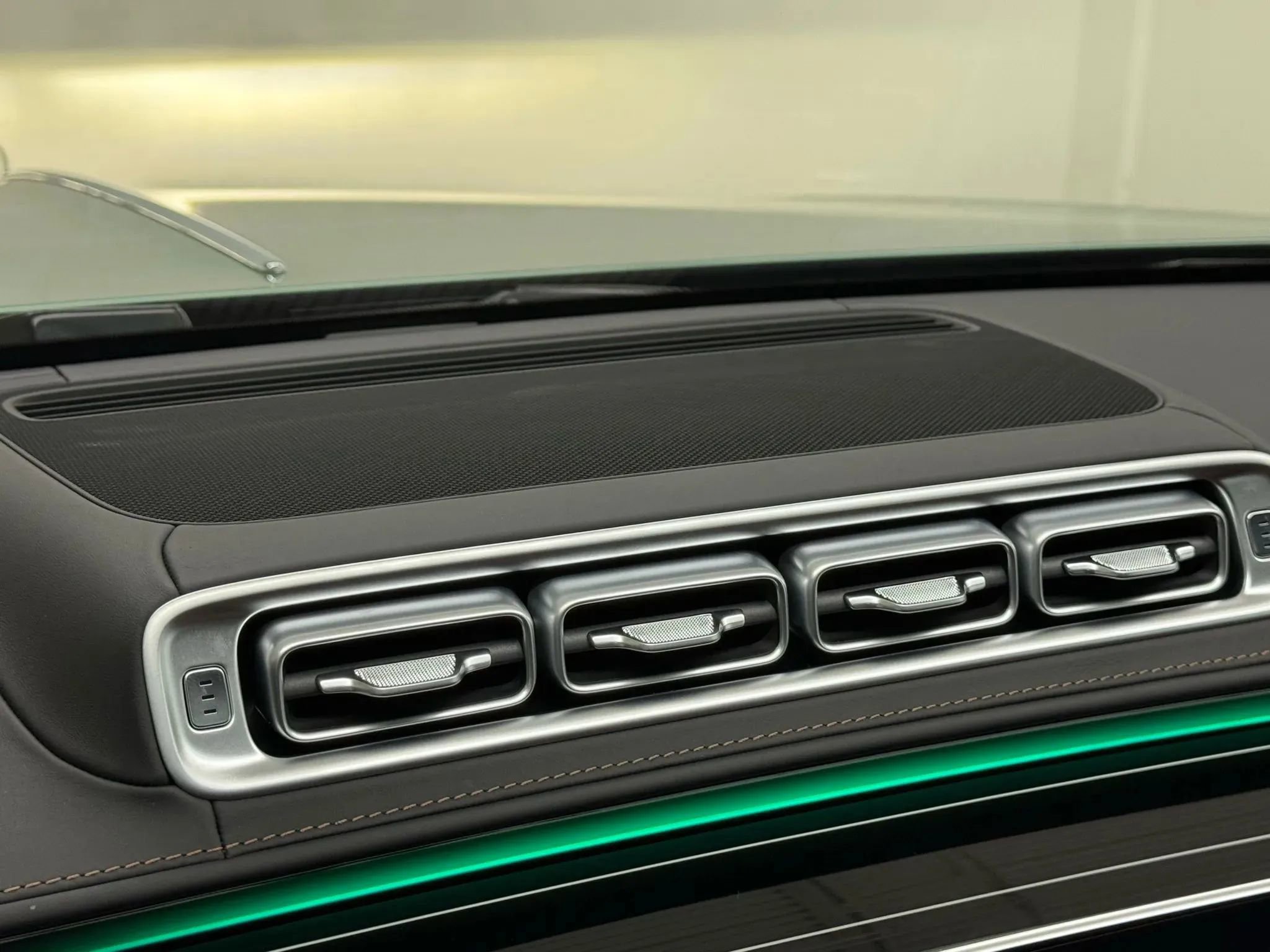 Used 2026 Mercedes-Benz Maybach S 680 S 680 4MATIC Sedan 4D image 28