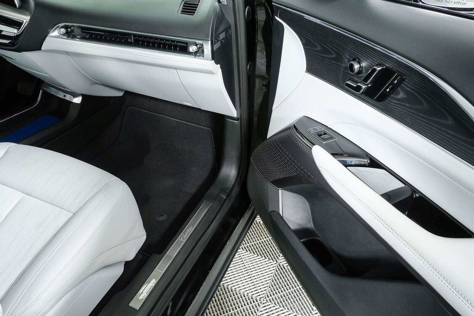 Certified 2024 Cadillac Lyriq Sport RWD image 24