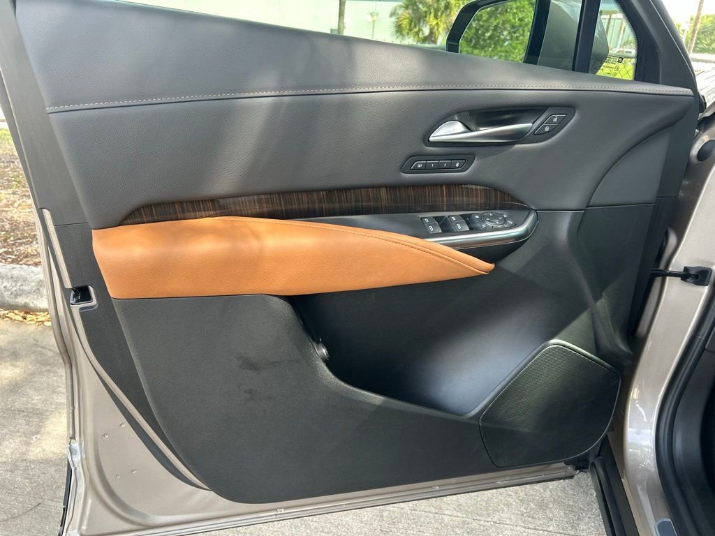 Used 2023 Cadillac XT4 Sport FWD image 18