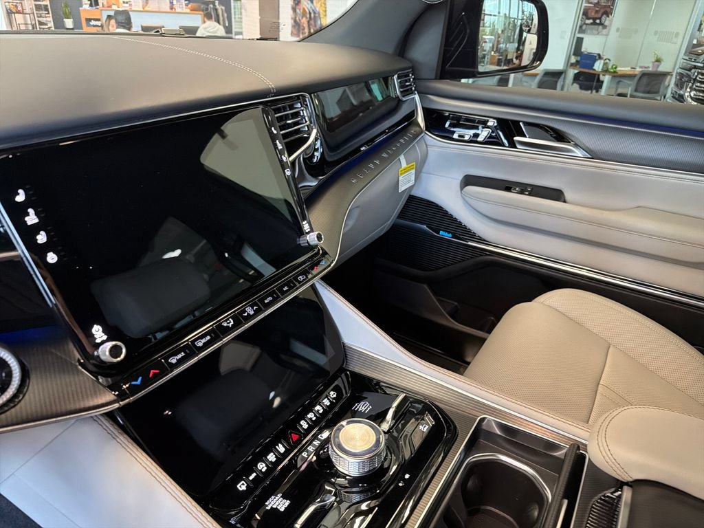 New 2026 Jeep Grand Wagoneer Summit w/ Premium Group III AWD/4WD image 22