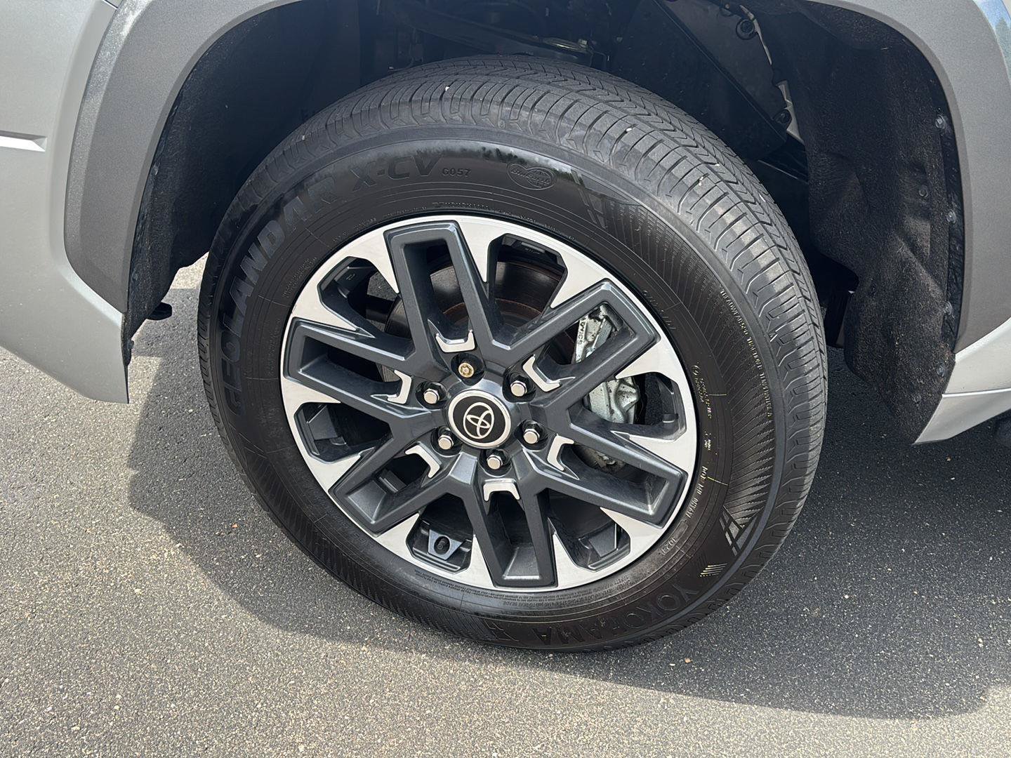 Used 2022 Toyota Tundra Limited AWD/4WD image 4