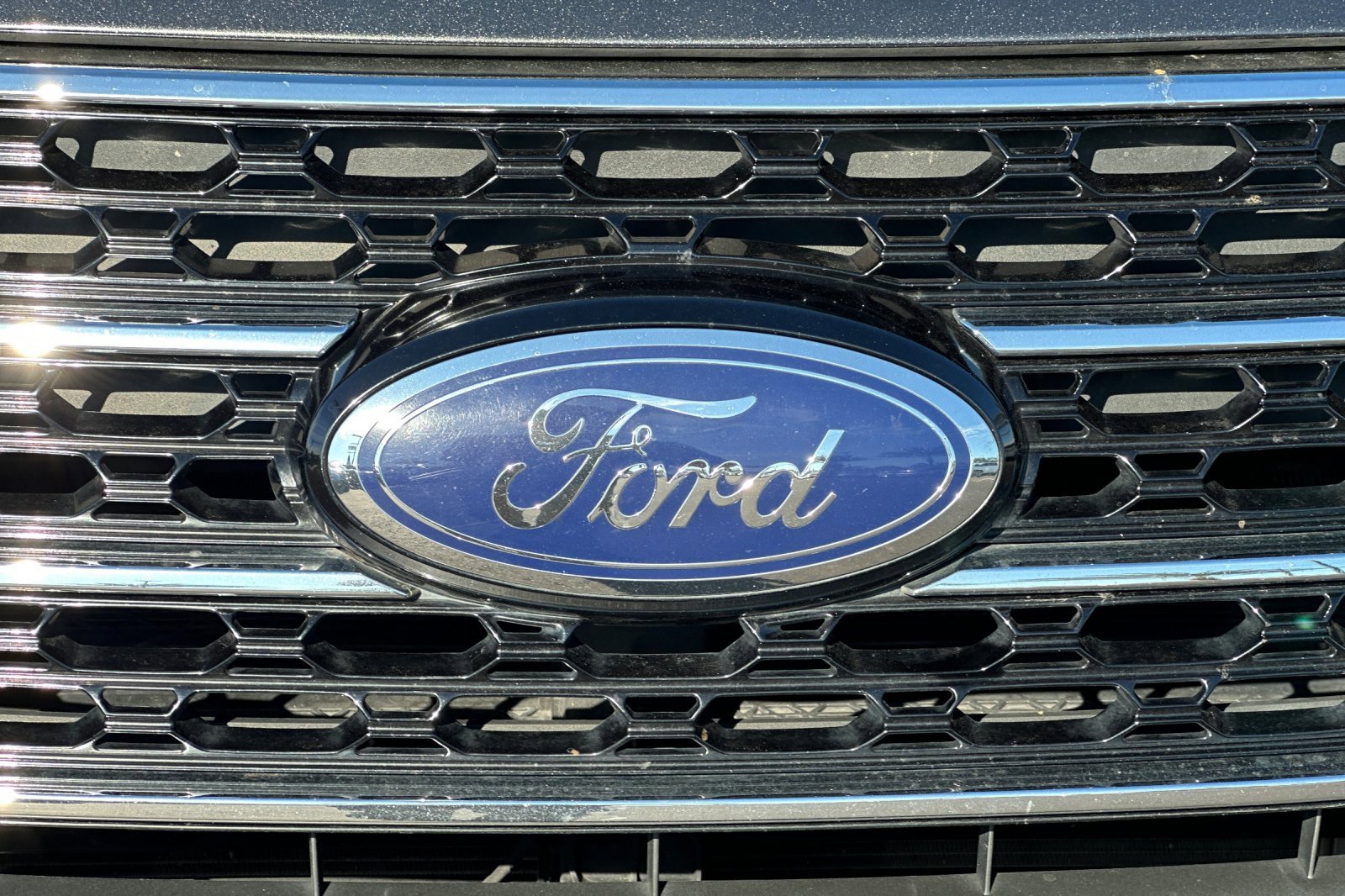 Used 2020 Ford Explorer XLT image 39