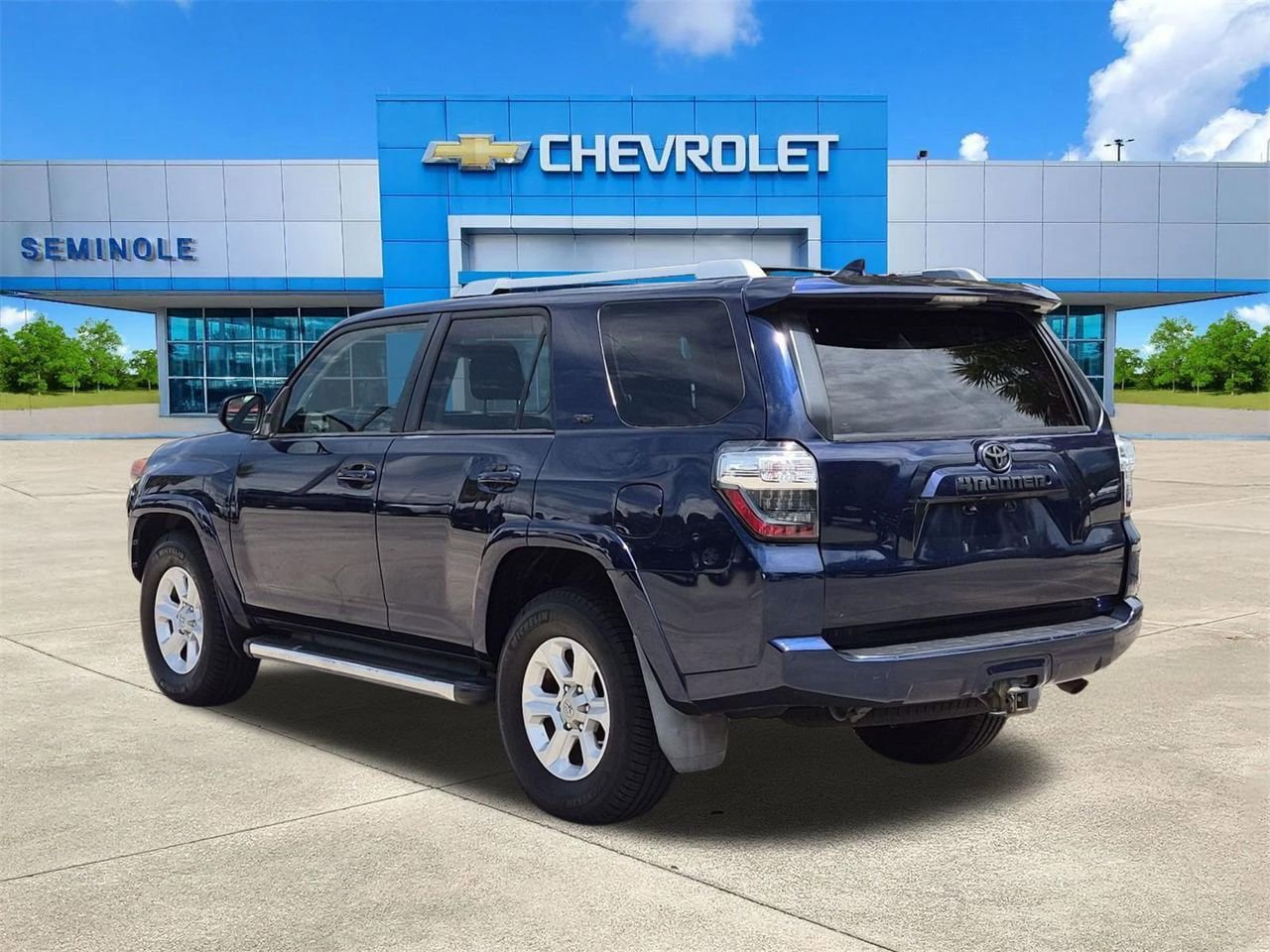 Used 2017 Toyota 4Runner SR5 RWD image 3