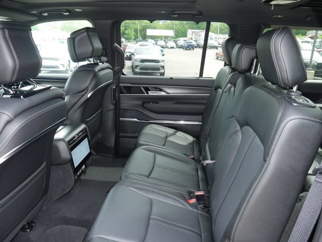 New 2026 Jeep Grand Wagoneer L Summit AWD/4WD image 30