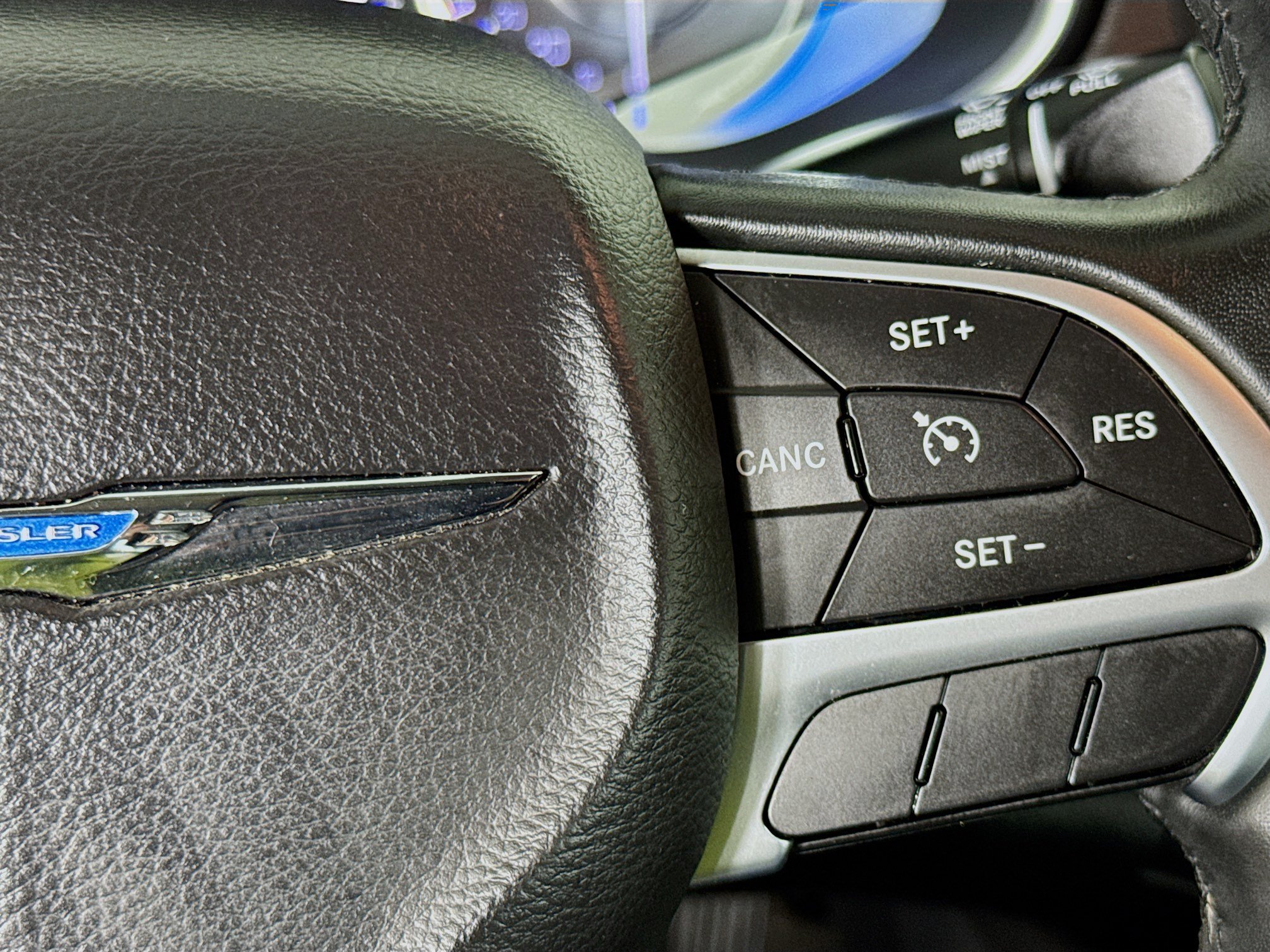 Used 2017 Chrysler 200 LX FWD image 14