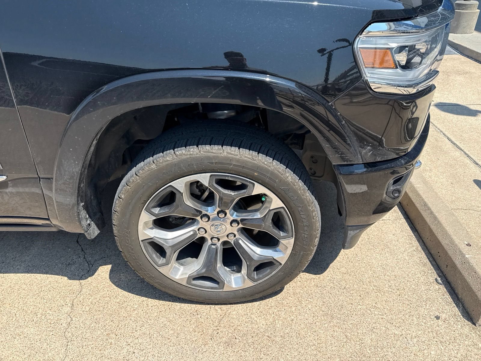 Used 2019 RAM 1500 Limited w/ Advanced Safety Group RWD image 4