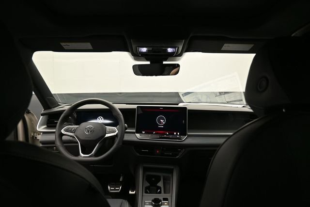 New 2026 Volkswagen Tiguan SE R-Line FWD image 10