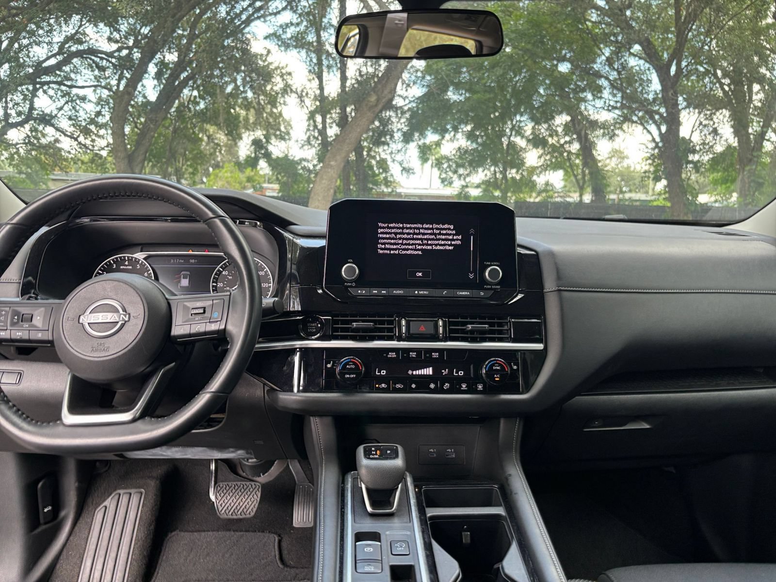 Used 2025 Nissan Pathfinder SV FWD image 35