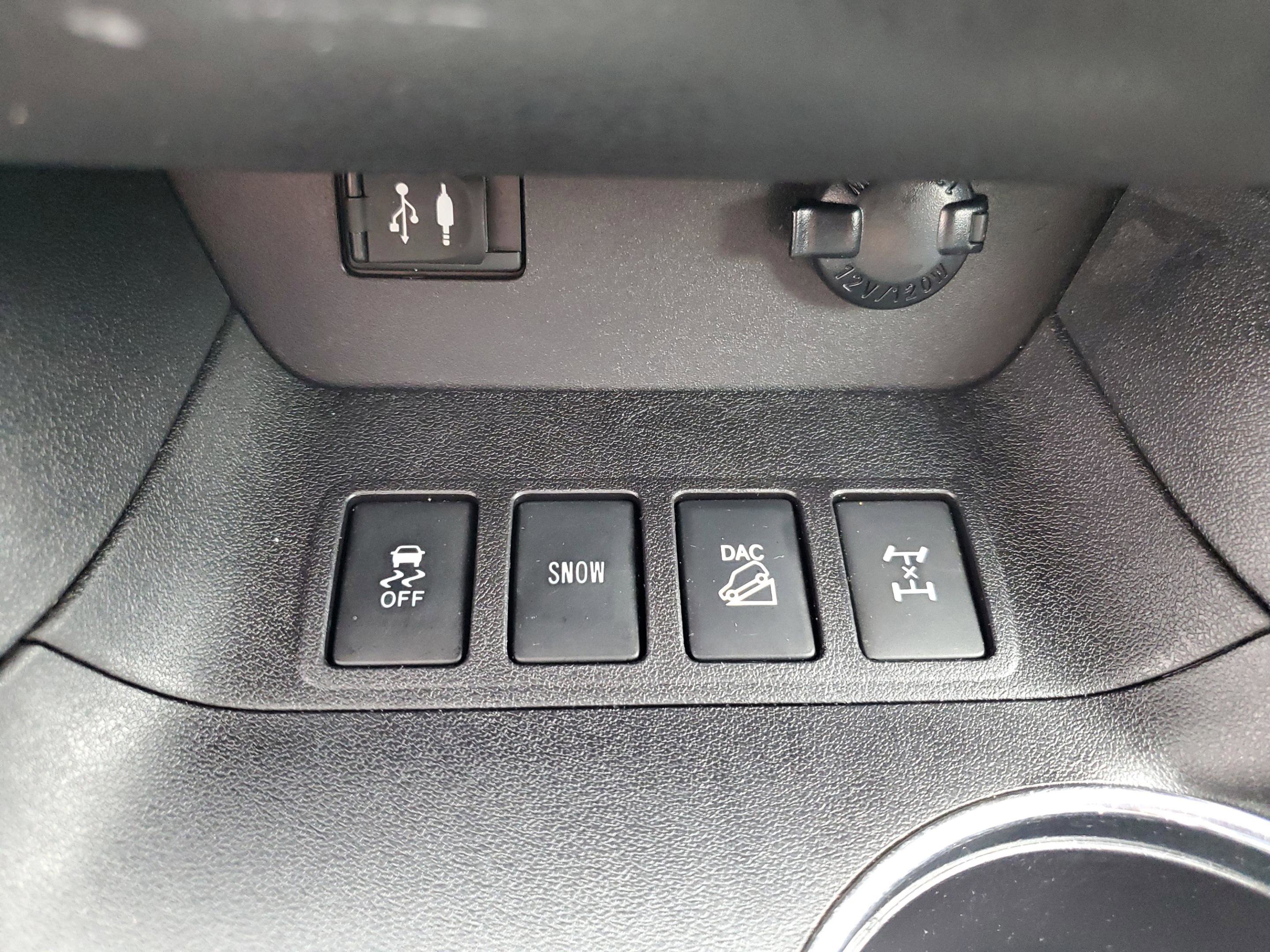 Used 2016 Toyota Highlander XLE AWD/4WD image 29