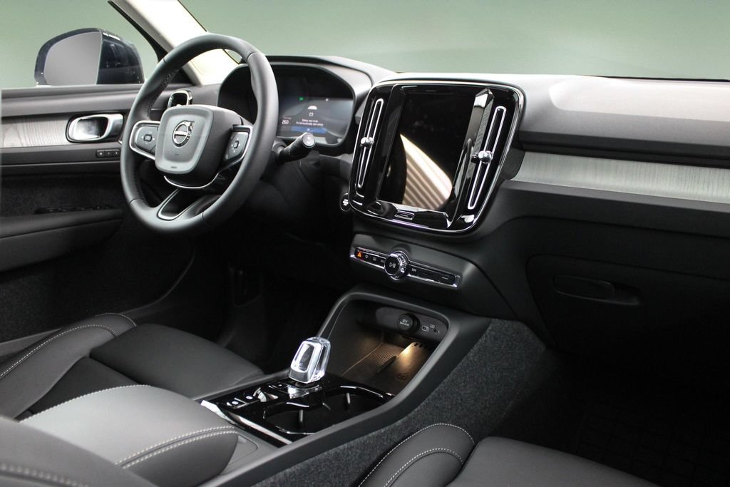 New 2026 Volvo XC40 B5 Plus w/ Climate Package AWD/4WD image 21