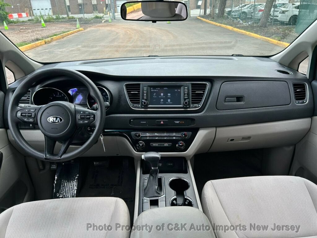 Used 2019 Kia Sedona L FWD image 40