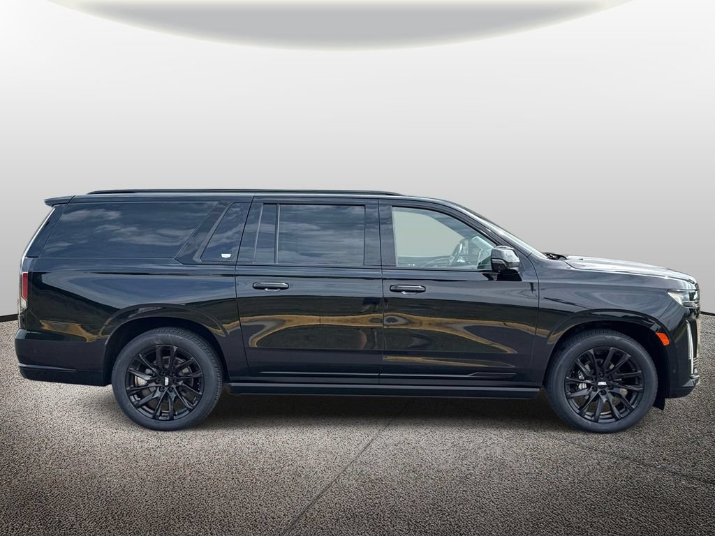 Used 2021 Cadillac Escalade ESV Sport Platinum w/ LPO, ONYX Package AWD/4WD image 4