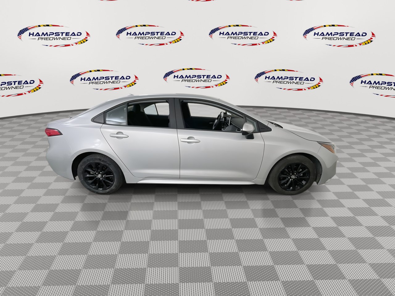 Used 2020 Toyota Corolla LE w/ LE Premium Package FWD image 10