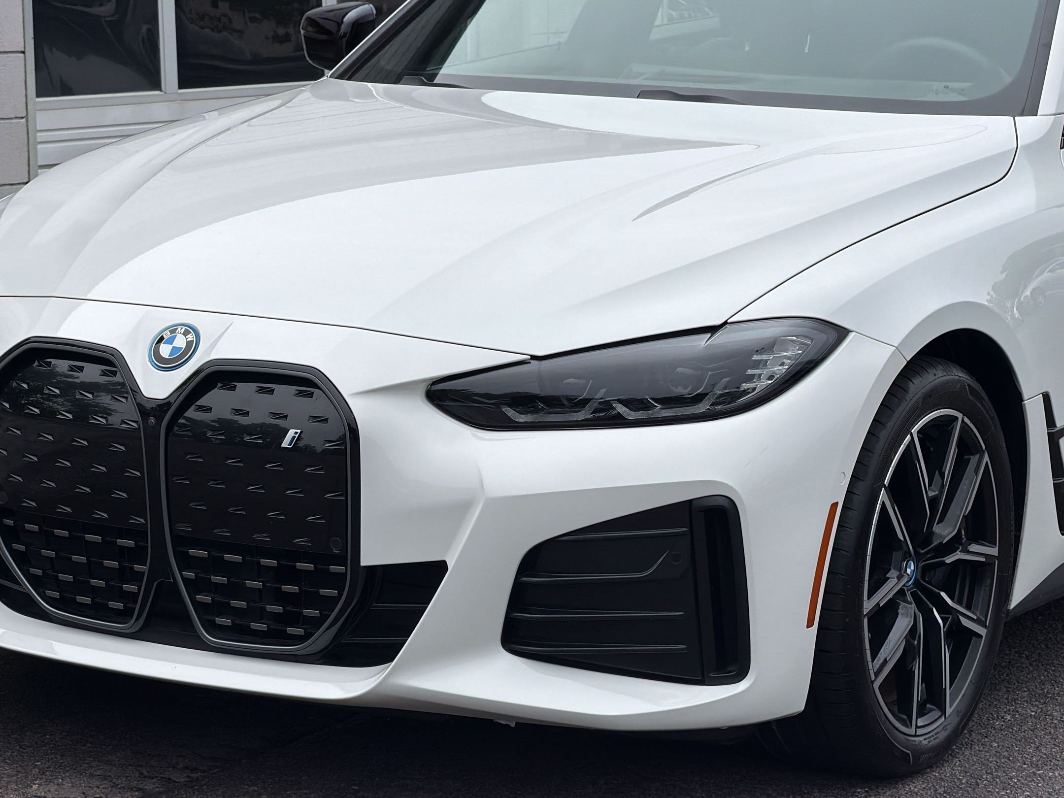 Certified 2023 BMW i4 eDrive40 w/ M Sport Package RWD image 12