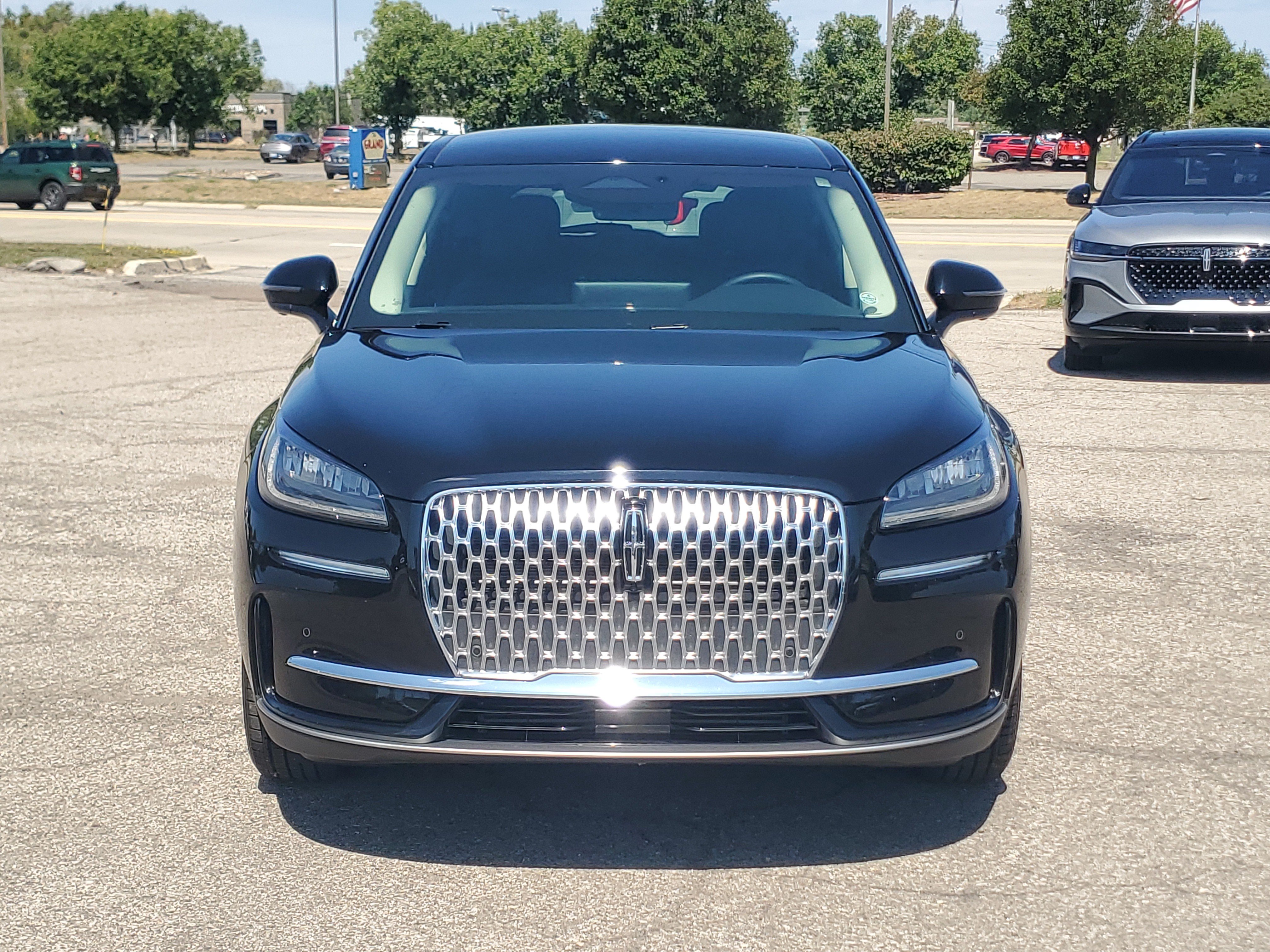 Certified 2024 Lincoln Corsair AWD w/ Equipment Group 101A image 2
