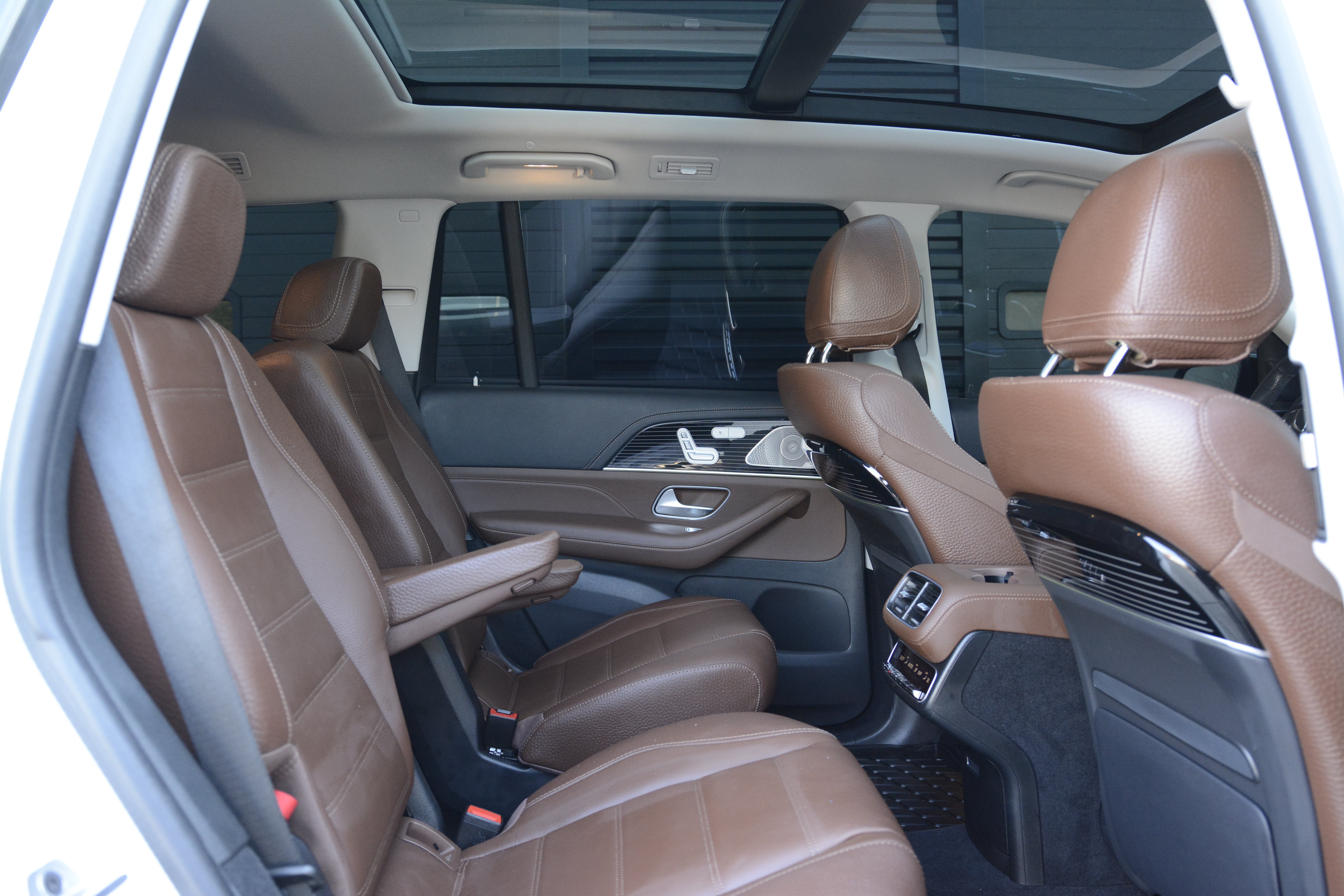Used 2024 Mercedes-Benz GLS 450 4MATIC image 37