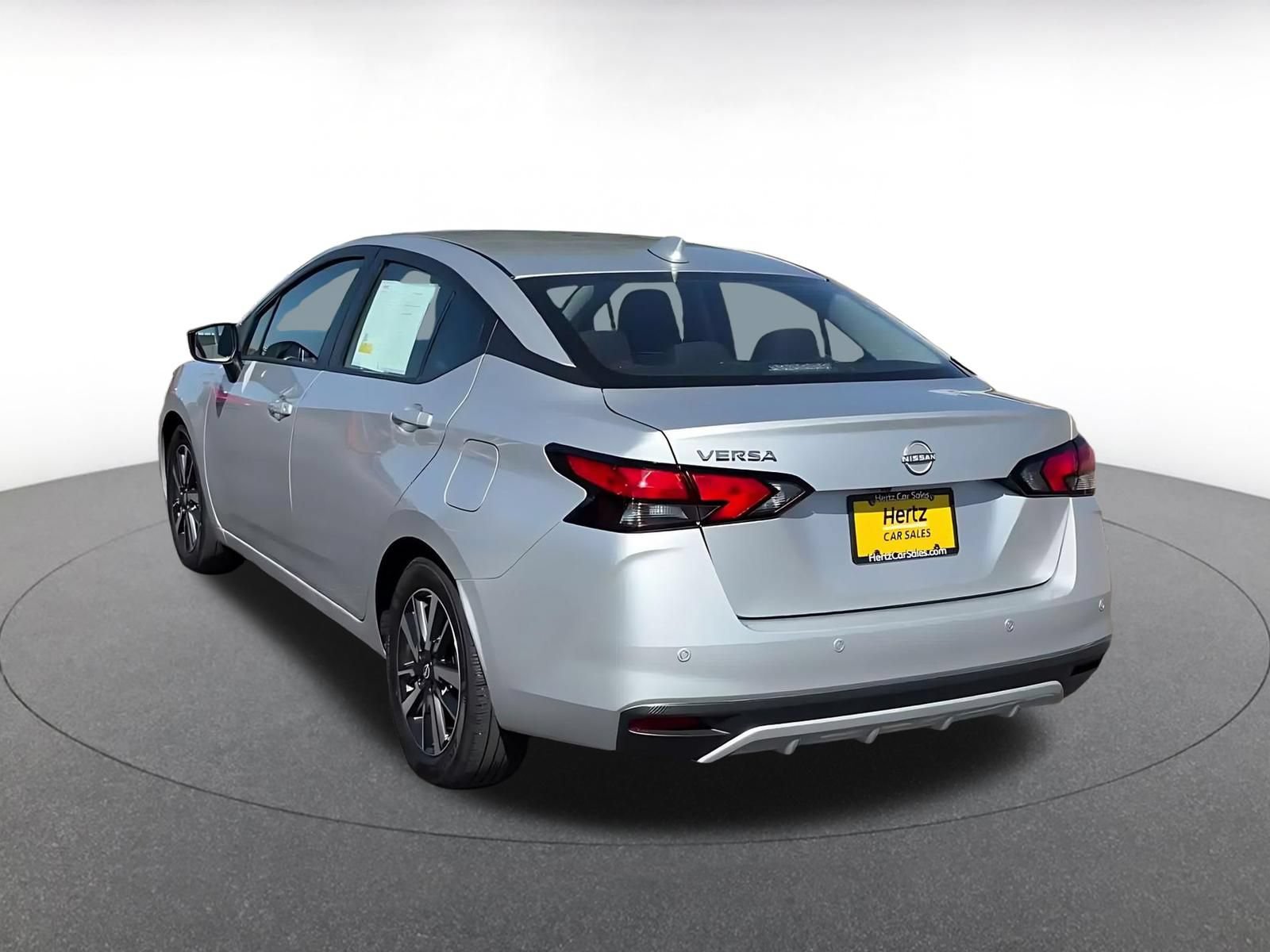 Used 2025 Nissan Versa SV FWD image 10