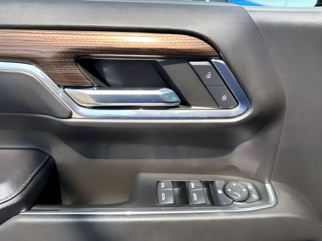Used 2024 Chevrolet Silverado 1500 LT AWD/4WD image 18