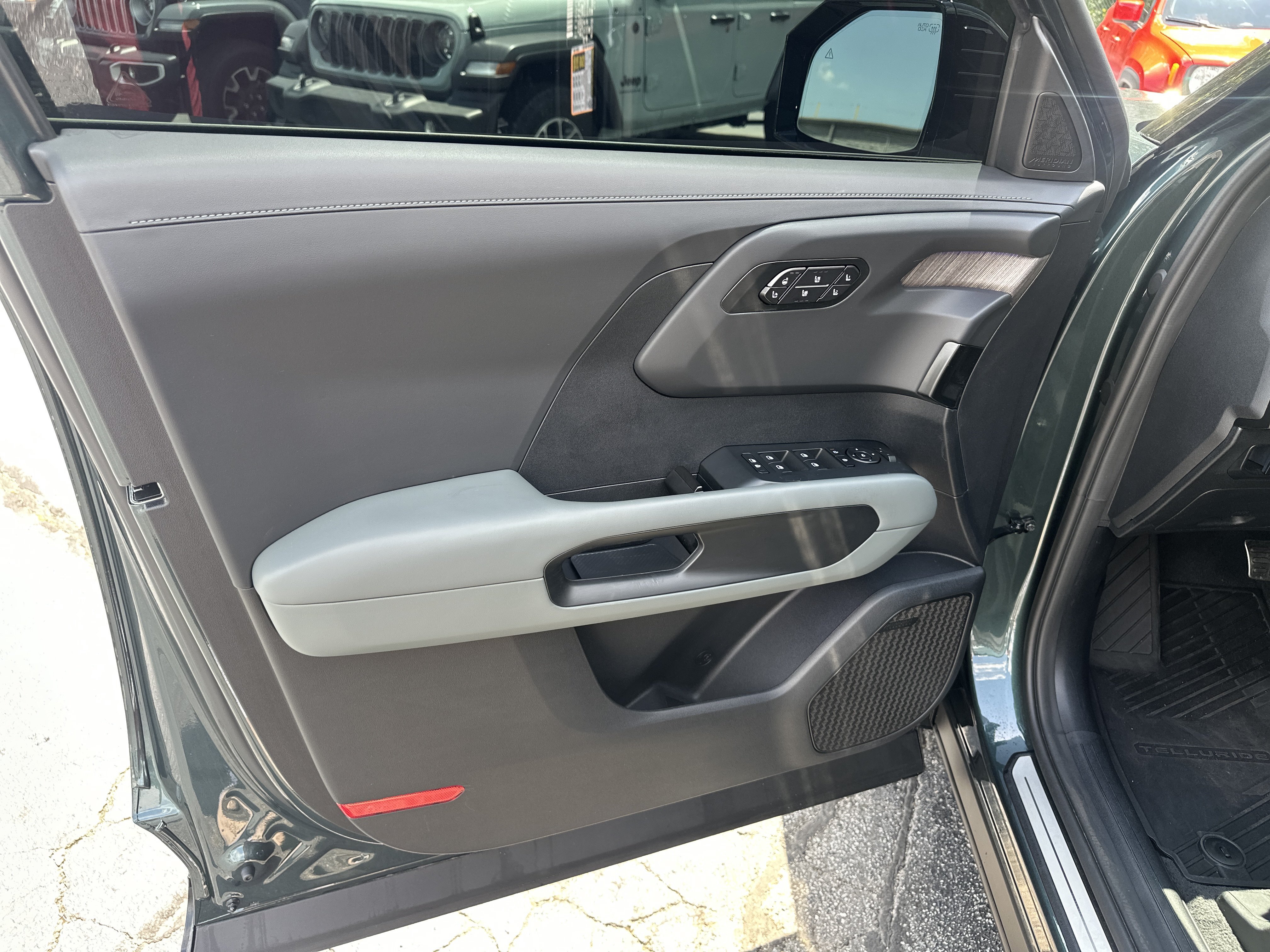Used 2027 Kia Telluride X-Line SX Prestige w/ Towing Package AWD/4WD image 12