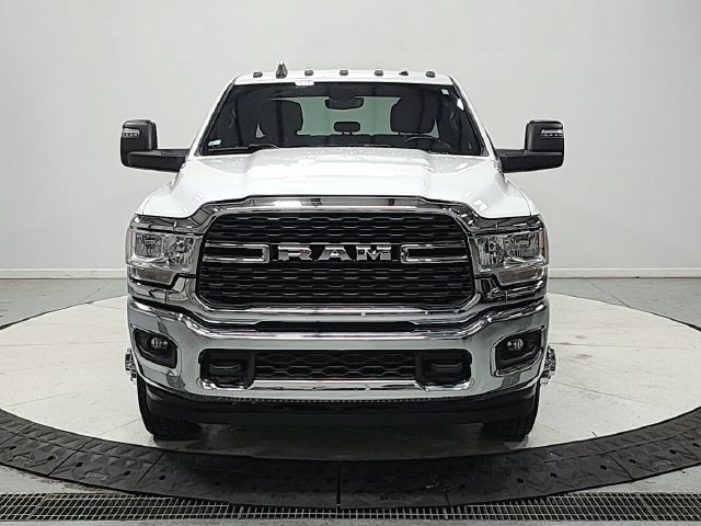 Used 2024 RAM 3500 Big Horn AWD/4WD image 3