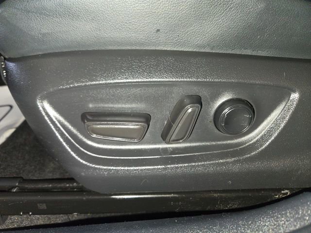 Used 2020 Toyota Camry SE image 12