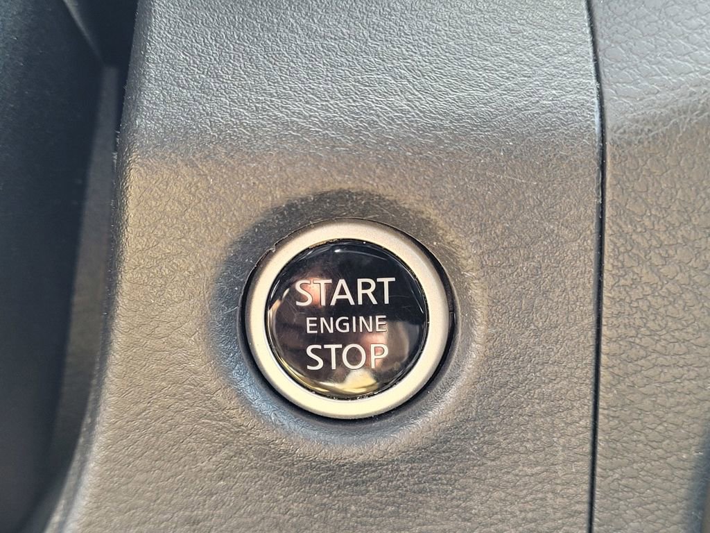 Used 2023 Nissan Frontier SV image 18